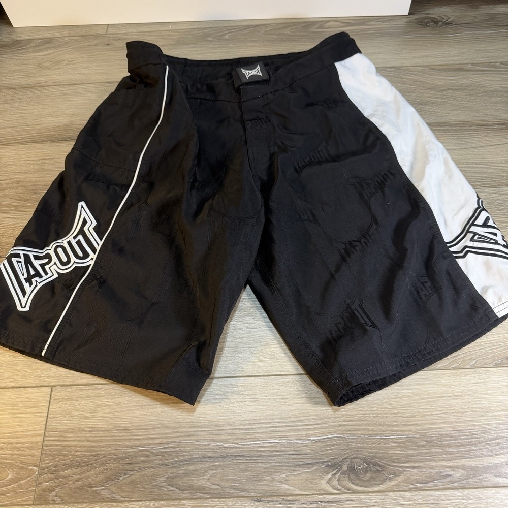 Tapout Black Graphic MMA Board Shorts Men's Athletic Size 32 All Over Print